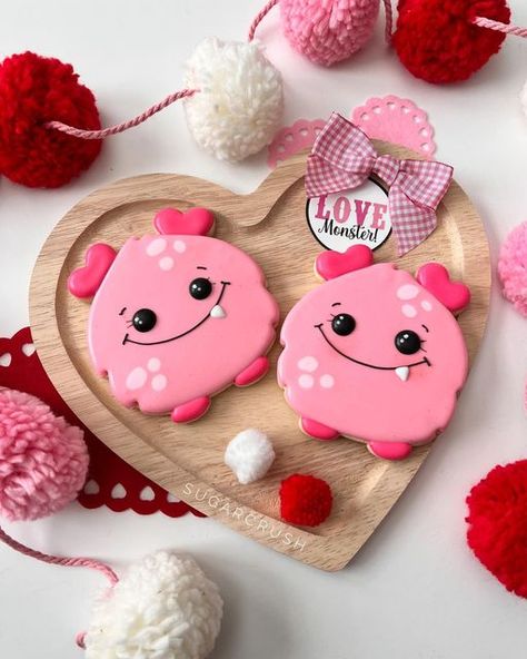 Kids Valentines Cookies Decorated, Cookie Decorating Valentines Day, Valentines Cookies Decorated Ideas, Fancy Sugar Cookies, Cookie Gift Packaging, Love Monsters, Valentines Cookie, Valentine Cookies Decorated, Valentines Day Sugar Cookies