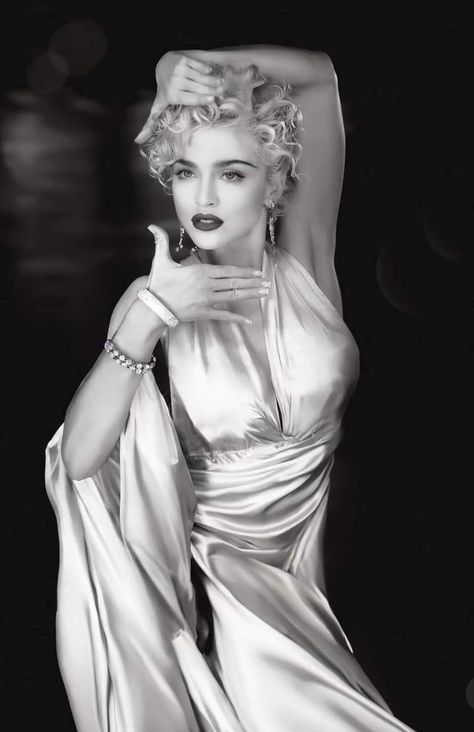 Madonna Rare, Madonna 90s, Madonna Vogue, Madonna Albums, 80s Pop Culture, Madonna Photos, Lady Madonna, Women Of Rock, Celebrity Skin