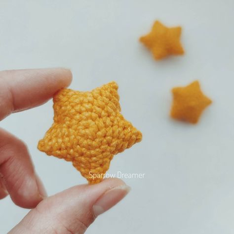 "Mini star FREE crochet pattern in my Instagram @sparrow.dreamer #crochetstarpattern #freecrochetpattern" Crochet Mini Star Free Pattern, Mini Star Crochet, Glow Crochet, Crochet Mini Star, Amigurumi Star, Crochet Star Patterns, Amigurumi Inspiration, Rattle Crochet, Adult Easter