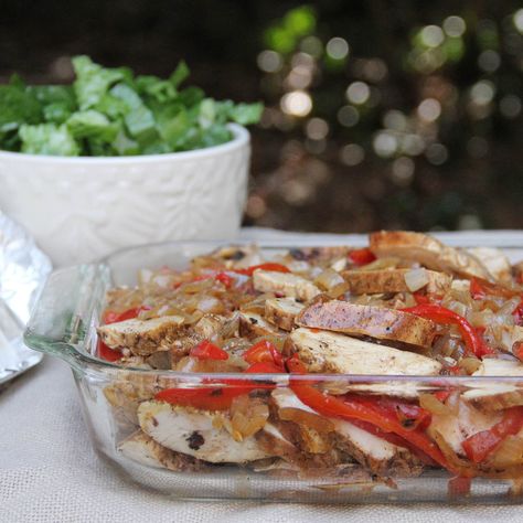 Make Ahead Chicken Fajitas for a Crowd Fajitas For A Crowd, Make Ahead Chicken, Dishes For A Crowd, Table D Hote, Fajita Recipe, Cooking For A Crowd, Cook Chicken Breast, Make Ahead Meals, Food For A Crowd