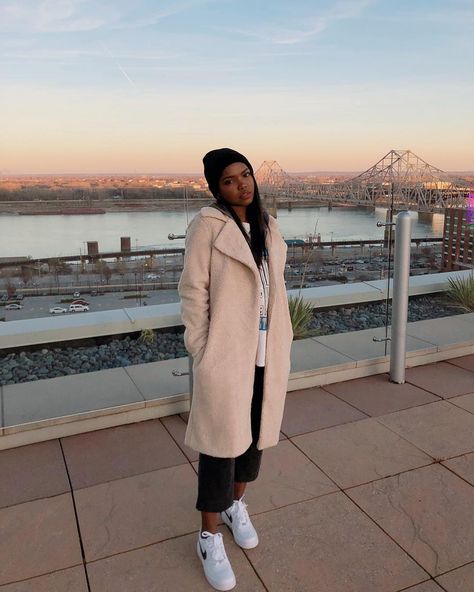 Ryan Destiny Street Style, Ryan Destiny Outfits, Ryan Destiny Style, Ryan Destiny, Cozy Coats, Cute Winter Outfits, Iconic Women, Casual Winter Outfits, Dope Outfits