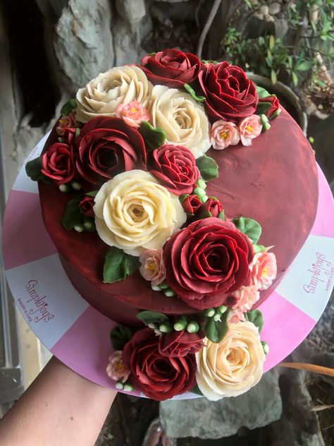 Floral Birthday Cake, Piping Flowers, Flower Cakes, 70th Birthday Parties, Themed Birthday Cakes, Floral Birthday, Burgundy Flowers, Burgundy Floral, 70th Birthday