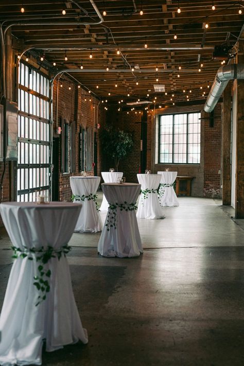 Modern Event Space in Indianapolis | INDUSTRY Loft Event Space Design, Small Modern Event Space, Industrial Event Space Design, Event Space Design Ideas, Intimate Event Space, Event Space Business Ideas, Industrial Party Decor, Small Party Venue Ideas, Small Venue Ideas