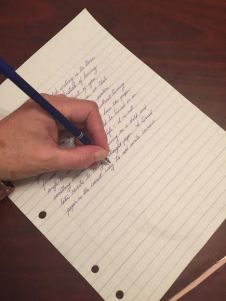 Correct positioning for left-handed writers to obtain the forward slant. Left Handed Aesthetic, Left Handed Cursive, Left Handed Cursive Worksheets, Left Hand Writing Practice, Cursive Handwriting Sheets, Left Handed Writing, Cursive Practice Sheets, Calligraphy Worksheets, Letter Practice Sheets