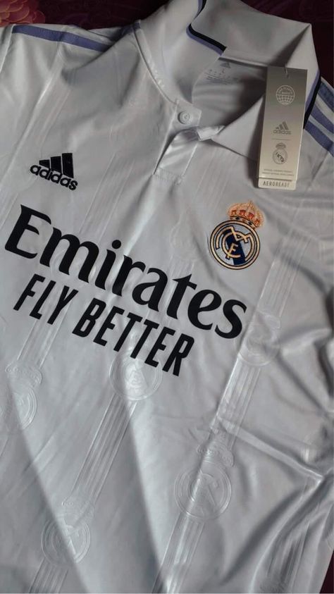 Football Dress, Football Jersey Outfit, Real Madrid Football, Jersey Outfit, Aesthetic Guys, Football Shirts, Real Madrid, Madrid, Football