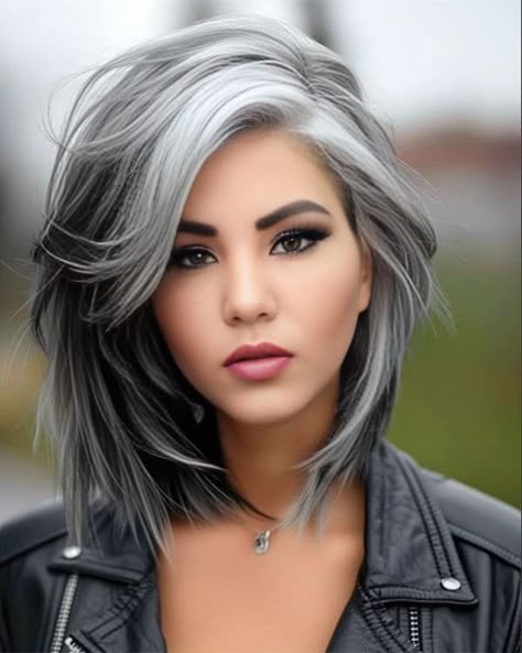 Jade Luna Long Silver Hair, Grey Hair Transformation, Silver Blonde Hair, Gorgeous Gray Hair, Grey Hair Inspiration, Silver Hair Color, Silver Grey Hair, Blending Gray Hair, Gray Hair Highlights