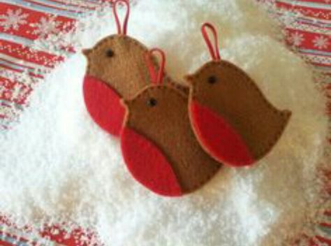 Baby Mobil, Felt Crafts Christmas, Felt Christmas Decorations, Felt Christmas Tree, Handmade Christmas Decorations, Felt Decorations, Bird Ornaments, Felt Christmas Ornaments, Christmas Makes