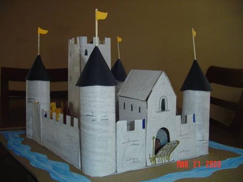 Roman Castle, Castles Topic, Diy Castle, Cardboard Models, Castle School, Junk Modelling, Paper Castle, Model Castle, Castle Crafts