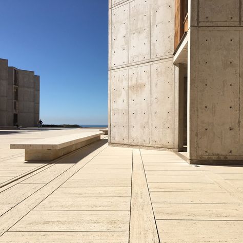 Snake Ranch | Salk Institute  Louis Kahn Photo: Thom Ortiz Snake Ranch, Salk Institute, Louis Kahn, Frank Gehry, Urban Architecture, Brutalism, Futuristic Architecture, Facades, 20th Century