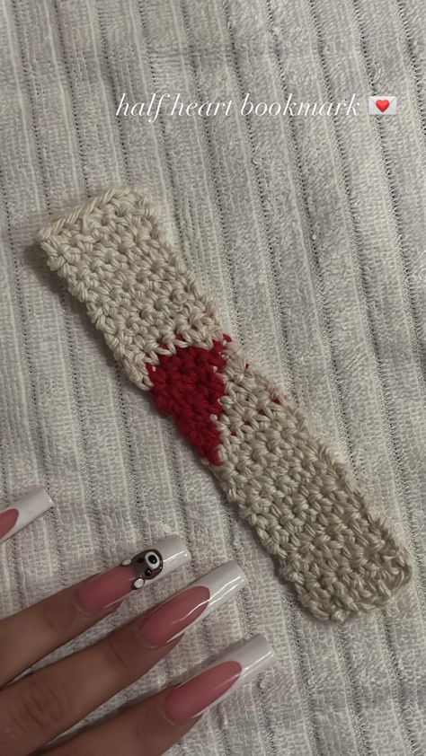 Crochet Bookmark Aesthetic, Crochet Heart Bookmark, Bookmark Aesthetic, Half Heart, Heart Bookmark, Crochet Aesthetic, Crocheting Ideas, Crochet Inspo, Crochet Bookmarks