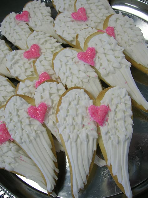 Angel Wing Cookies, Angel Cake, Cute Baking, Pretty Dessert, Kawaii Food, Cute Desserts, Pink Hearts, Pretty Cakes, Decorated Cookies