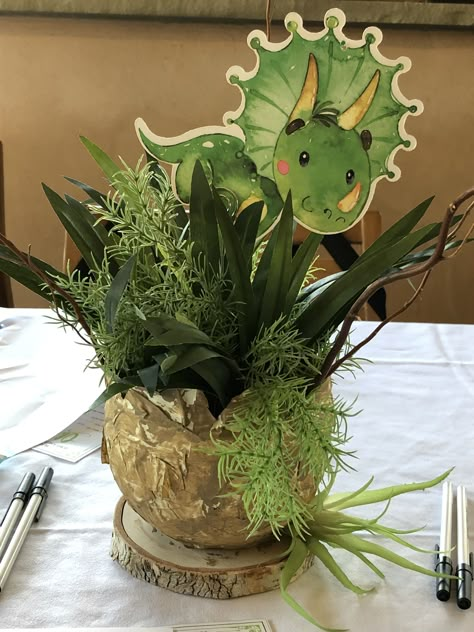 Dinosaur Egg Centerpiece, Dinasour Baby Shower Centerpiece, Diy Dinosaur Centerpieces, Baby Dinosaur Centerpieces Ideas, Dinasour Centerpiece Ideas, Dino Baby Shower Centerpieces, Dino Party Centerpiece, Dino Centerpiece Party Ideas, Dinosaur Table Centerpiece