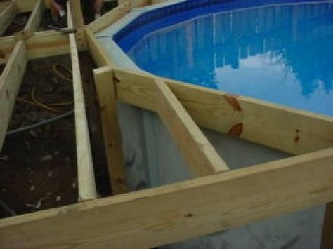 Photo J Landscape Ideas Diy, Above Ground Pool Landscape Ideas, Above Ground Pool Landscape, Piscina Pallet, Pool Landscape Ideas, Above Ground Pool Deck, Pool Deck Plans, Living Pool, Swimming Pool Decks