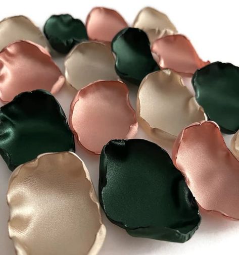 💍Wedding Aisle Decor ~ Emerald Rose Gold Champagne 100 flower petals #shabvintiqueflowers #amazonfinds #amazon #handmade #shopsmall https://t.co/Uc2qNRJavZ #weddingvibes #bohostyle #rusticwedding #bridal #pinforpin #wedding #misstomrs #mrandmr Rose Gold And Emerald Green Wedding, Emerald Green Champagne Wedding, Emerald Green And Rose Gold Wedding, Blush Fall Wedding, Champagne Gold Wedding, Wedding Aisle Decor, Rose Gold Wedding Decor, Dusty Pink Weddings, Emerald Green Weddings