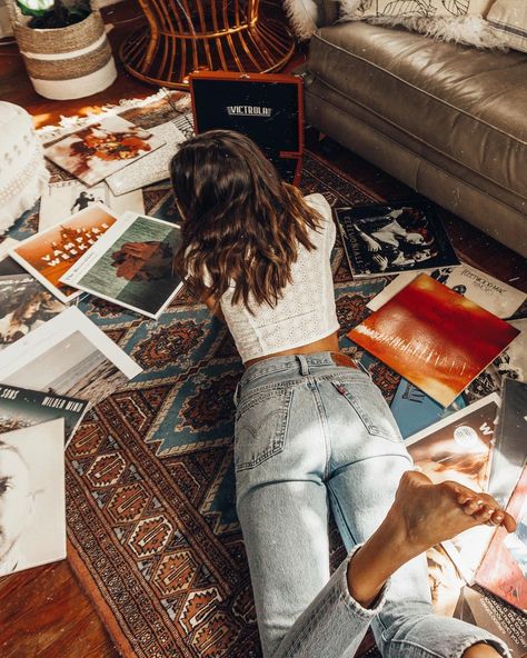 Vinyl Music Aesthetic, Vinyl Record Photoshoot, Records Photoshoot, Vinyl Records Photoshoot, Record Store Photo Shoot, Vinyl Photoshoot, Photoshoot In Record Store, Record Store Photos, Disco Photoshoot