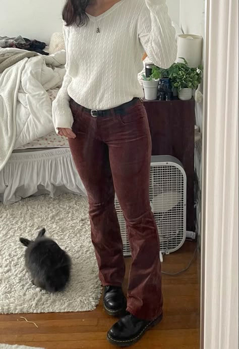 corduroy pants sweater fall outfit doc martens Red Cords Outfit, Courdaroy Pants Outfits, Courdory Flare Pants Outfits, Corduroy Pants Outfit Fall, Velvet Brown Pants Outfit, Courderoy Pants Outfits Women Winter, Flare Courderoy Pants Outfits, Courdroy Pants Outfit, Purple Courderoy Pants Outfits