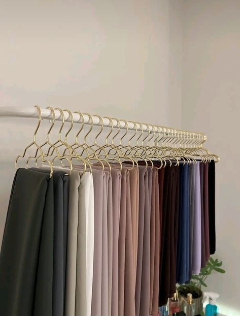 Hijab Cupboard, Hijab Closet Organization, Hijab Shop Interior Design, Hijab Organisation, Hijab Organization Ideas, Abaya Closet, Hijab Organizer, Hijab Rack, Hijab Hanger