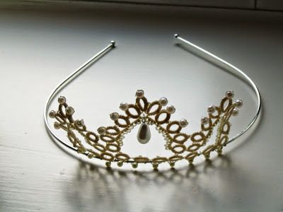 Tattyhead: Tiaras assembled Seed Beads Diy, Crochet Crown, Ag Hair Products, Tatting Jewelry, Needle Tatting, Tatting Lace, Tatting Patterns, Jewelry Wire, Lace Making