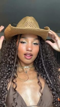 Curly Hair With Hat, Curly Hairstyle For Women, Rodeo Hair, Cowgirls Hairstyles, Curly Hairstyle Ideas, Hairstyle For Women, Cute Curly Hairstyles, Trendy Hairstyle, Curly Hair Styles Easy