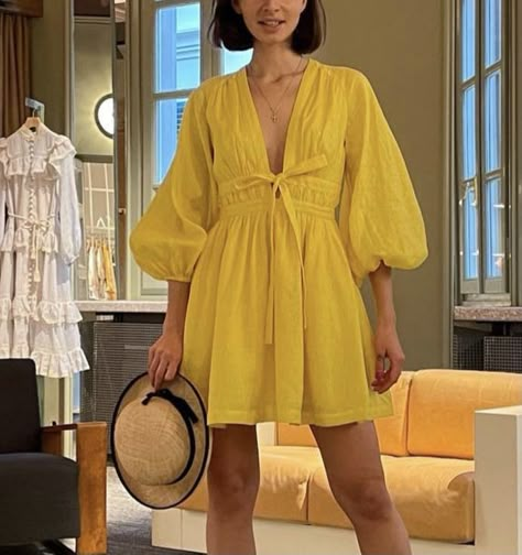 Bold Summer Outfits, Orange Dress Outfit Summer, Short Dresses For Summer, Floaty Summer Dresses, Soft Dresses, Summer Day Dresses, Tropical Fashion, Summer Fashion Dresses, Summer Dress Outfits