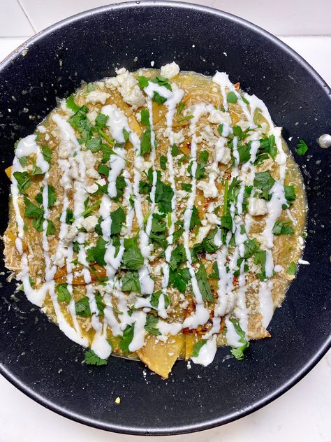 Chicken Corn Tortillas, Tortilla Triangles, Chilaquiles Verdes Recipe, Recipe Chicken Breast, Mexican Breakfast Dishes, Chicken Chilaquiles, Strawberry Soup, Verde Recipe, Fried Tortillas