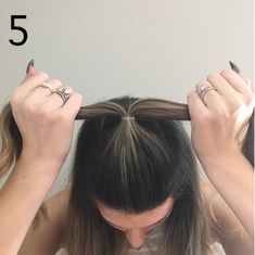 Top Bun Hair, Short Hair Top Knot, Half Up Half Down Hair Tutorial, Hair Knot Tutorial, Easy Top Knot, Knot Hairstyle, Good Hairstyle, Top Knot Tutorial, Half Top Knot