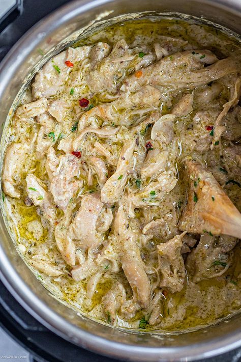 Chicken With Cream Cheese, Green Chili Chicken, Green Chile Chicken, Cream Cheese Chicken, Instant Pot Recipes Chicken, Green Chili, Instant Pot Dinner Recipes, Instapot Recipes, Low Carb Dinner