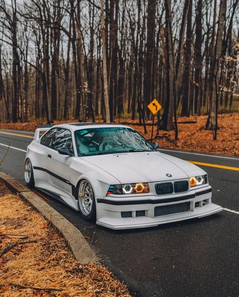 Khyzyl Saleem, E46 Touring, Serie Bmw, E36 M3, Bmw E30 M3, Wide Body Kits, Wheel Art, Bmw Classic, Classy Cars