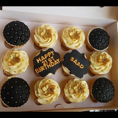 Cakesbyshiz on Instagram: “Beautiful black and gold vanila cupcakes  went out today 🖤💛 #repeatdesign# . . . #cupcakesoftheday #birthday🎂 #celebration🎉…” Black And Gold Cupcakes, 50th Birthday Cupcakes, Black Cupcakes, Gold Cupcakes, 25th Birthday, Cream And Gold, Birthday Cupcakes, 21st Birthday, 50th Birthday