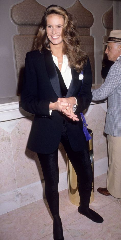 Elle Mcpherson, 90s Outfit Inspiration, 90s Party Outfit, 90’s Outfits, Models 90s, 90s Fashion Grunge, Elle Macpherson, 90s Supermodels, 90s Models