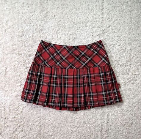 Red Plaid Skirt Outfit, Pretty Items, Plaid Skirt Outfit, Red Plaid Skirt, Virtual Wardrobe, Red Mini Skirt, Skirt Mini, J Fashion, Plaid Skirt