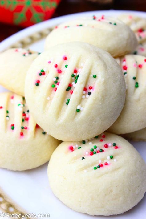 Whipped Shortbread Cookies (Christmas Cookies) - Greedy Eats Whipped Shortbread Cookies Christmas, Easy Shortbread Cookies, Ineskohl Kitchen, Jello Pie, Cookies With Sprinkles, Easy Shortbread, Whipped Shortbread, Cookies Shortbread, Easy Gingerbread Cookies