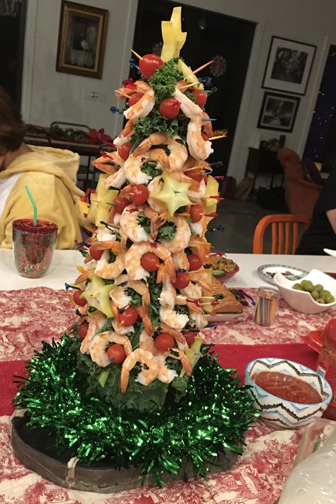 Shrimp Tree, Shrimp Christmas, Christmas Tree Appetizer, Tree Appetizer, Holiday Foods, Fun Food, Shrimp Recipes, Charcuterie Board, Holiday Recipes