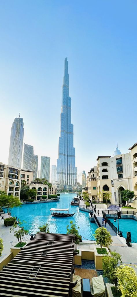 Burj Khalifa (Dubai) | Depth Effect - Wallpapers Central Dubai Wallpaper Hd, Dubai Wallpaper, Depth Effect, Khalifa Dubai, Dubai Vacation, Most Beautiful Wallpaper, Dubai City, Dream Lifestyle, Best Iphone