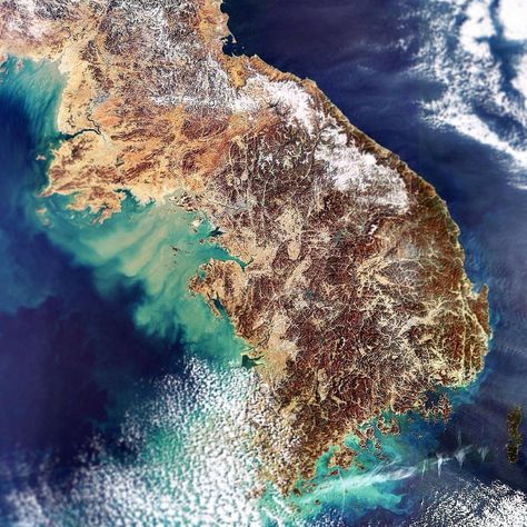 The Korean Peninsula. Image by ESA.  #map #maps #cartography #geography #topography #satellite #imaging #aerialphotography #aerial #esa… Korean Peninsula, Satellite Image, The Great White, Background Information, Usa Map, Pretty Photos, Environmental Science, The Study, Aerial Photography