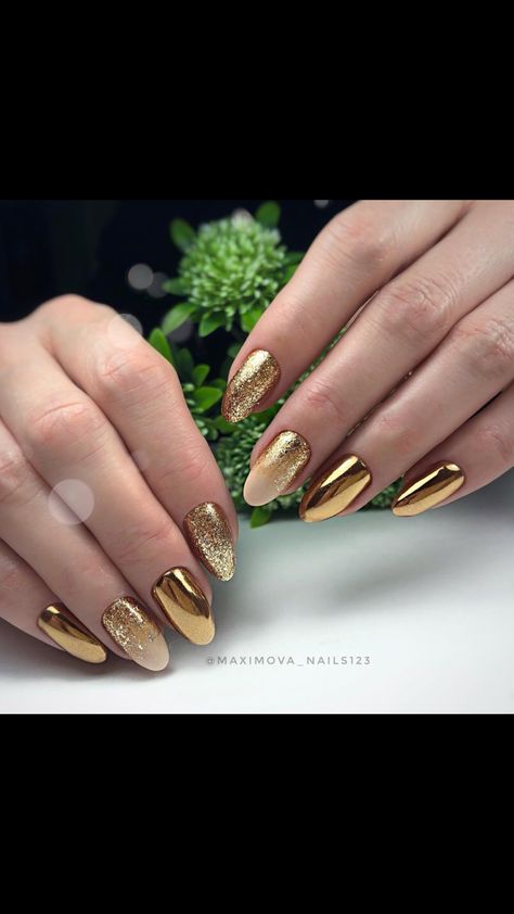 Golden Color Nails, Mettalic Nails Gel, Gold Nail Extensions, Gel Nails Gold, Gold Nail Art Designs, Golden Nails Designs, Golden Nail Art, Gold Gel Nails, Gold Chrome Nails