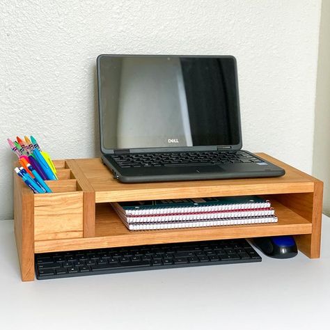 Create the perfect workstation with this DIY monitor stand with storage for an external keyboard and mouse! Diy Monitor Stand, Monitor Stand Diy, Office Work Station, Diy Laptop Stand, Back To School Projects, Small Lockers, Wall Cubbies, Monitor Shelf, Diy Laptop