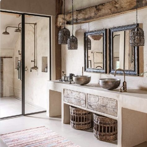 Mexican Bathroom Ideas, Mexican Bathroom, Bali Decor, Rammed Earth Homes, Tiny House Builders, Boho Bathroom, Bathroom Inspiration Decor, Shared Bathroom, Bathroom Inspiration