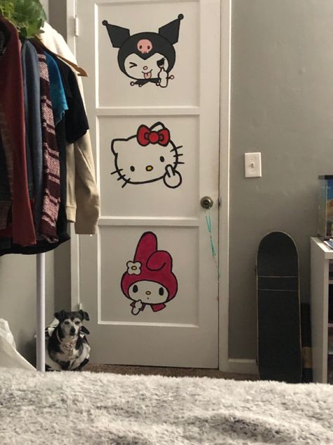 Hello Kitty Wall Painting, Hello Kitty Door Decoration, Y2k Wall Painting, Drawings On The Wall Ideas Bedrooms, Things To Paint On Door, Hello Kitty Diy Room Decor, Door Decorations Bedroom Aesthetic, Room Wall Painting Bedrooms, Hello Kitty Diy Decorations