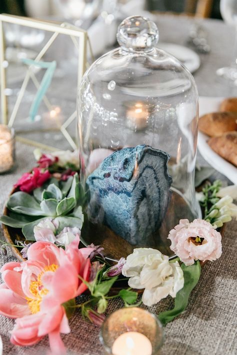 Crystal Party Decor, Geode Centerpiece, Geology Wedding, Chemistry Wedding, Penthouse Wedding, Wedding Centerpeices, Wedding Table Toppers, Geode Cake Wedding, Beautiful Wedding Centerpiece