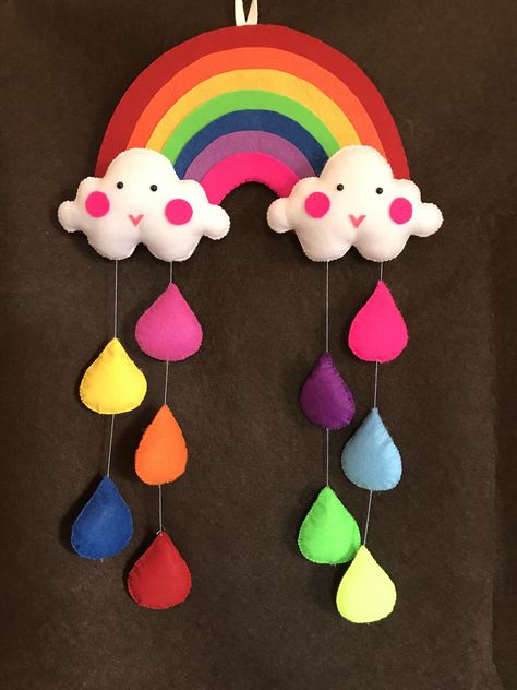 Cloud Rainbow Craft, Wall Hanger Ideas, Wall Hanger Diy, Rainbow Wall Hanging Diy, Rainbow Crafts For Kids, Kids Room Wall Decoration, Rainbow Craft, Felt Name Banner, Felt Name