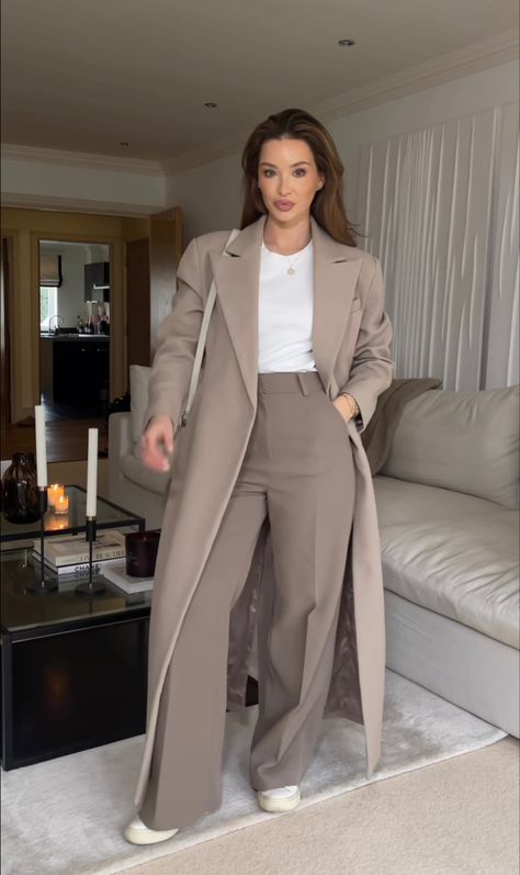 Female Lawyer Fashion, Female Lawyer, Cute Professional Outfits, Lawyer Fashion, Lawyer Outfit, Professional Outfits Women, Casual Outfit Inspiration, Stylish Work Attire, Business Casual Outfits For Work