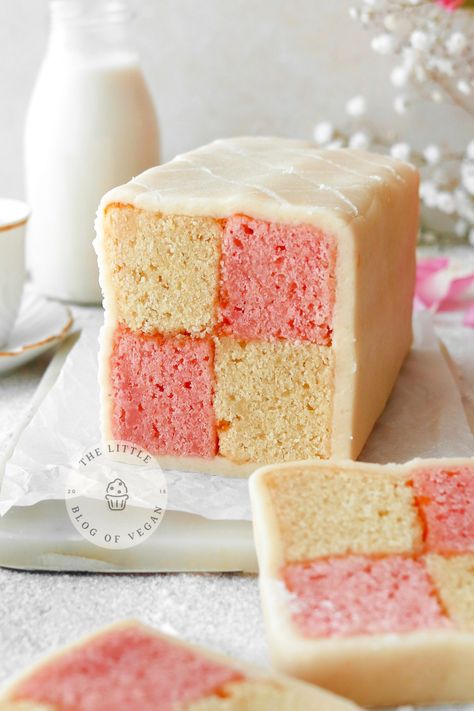 Battenberg Cake, Random Recipes, Easy Patterns, Cake Mixture, Culinary Travel, British Bake Off, British Baking, Angel Cake, Great British Bake Off