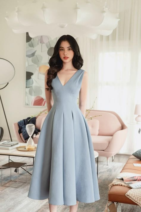 d961e9f236177d65d21100592edb0769desc44730750ri Trendy Dress Outfits, Elegant Dresses Classy, Evening Party Dress, Midi Dress Sleeveless, Classy Dress, Trendy Dresses, Fancy Dresses, Simple Dresses, Stylish Dresses