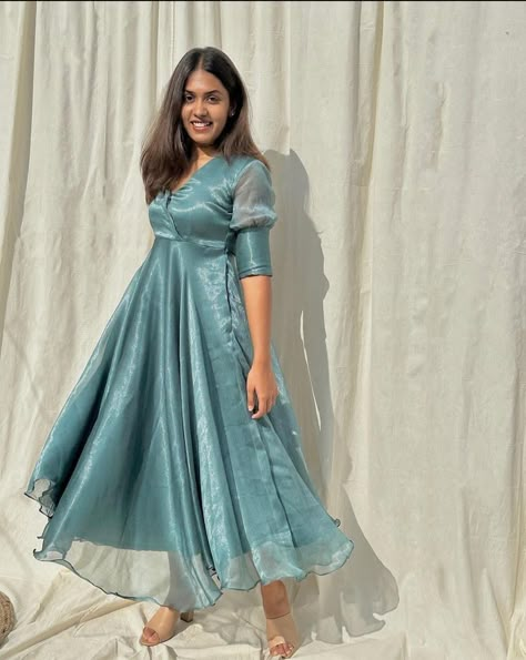 Long Frocks Silk Material, Stitched Long Frocks For Women, Ankle Length Frocks For Women, Long Gown Stitching Ideas, Tissue Silk Dress Designs, Tissue Frocks For Women, Full Hands Kurti Designs, Tissue Gown Design, Organza Short Frocks