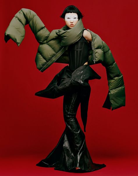 Chloe Tang Grazia China Jason Kim Puffer Editorial Kim Ig, Avant Garde Photography, Avant Garde Outfit, Silhouette Mode, Jason Kim, High Fashion Poses, Avant Garde Aesthetic, China Anne, Mode Editorials