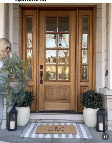 Brown Entrance Door, Classic Front Door, Cabin Porches, Big Cabin, Chic Cabin, Foyer Stairs, French Country Dining Room, Outdoor Living Space Design, Luxury Door