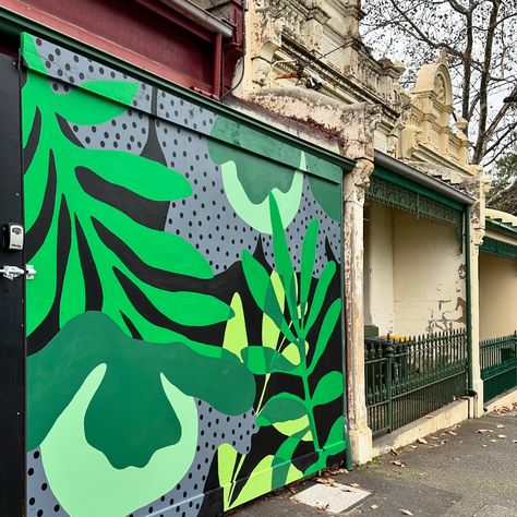 When hoarding becomes billboarding. Want your build to stand out from all the others? Do this. 📍Client | @parkerbuildingmelbourne 👍🏼Paint @duluxaus weather shield exterior #ladieswhopaint #heynicemurals #terracemural #melbournemurals #mural #brightmural #backyard #terracerenovation #hoarding #botanicalmural #newbuild #hoardingmural #buildershoarding #murals #muralart #northmelbourne #parkerbuilding #parkerbuildingmelbourne Botanical Mural, Environmental Analysis, Mural Art Design, Art Cafe, Floral Shop, Mural Art, New Builds, Interior Inspiration, Sustainability