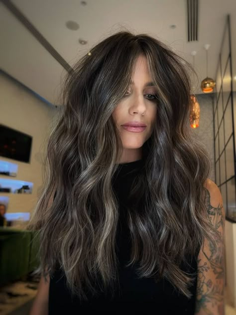 Dimensional Brunette Money Piece, Brown Balayage Money Piece, Dark Reverse Balayage, Cool Toned Dimensional Brunette, Short Brunette Hair With Money Piece, Expensive Brunette Hair Color 2023, Fall Winter Hair Color 2024, Dark Brown Hair With Money Piece, Cool Brown Balayage