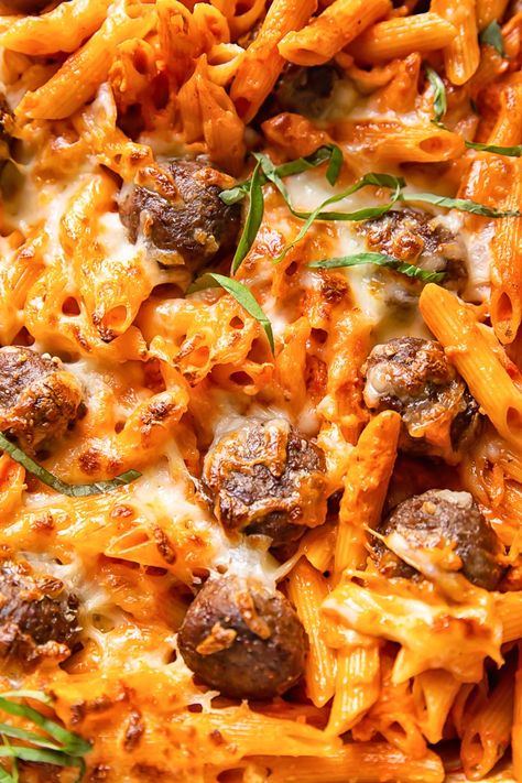 Baked Penne alla Vodka with Meatballs Italian Sauce Recipes Authentic, Penne Vodka Sauce, Pasta With Meatballs, Baked Dinners, Italian Sauce Recipes, Pasta Alla Vodka, Vodka Sauce Pasta, Juicy Meatballs, Baked Pasta Dishes